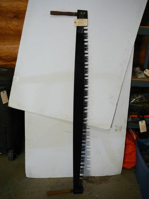 lot 551 image: Vintage 2 Man Saw