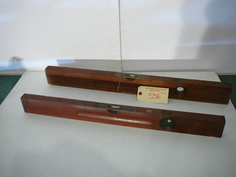 lot 556 image: Vintage Levels