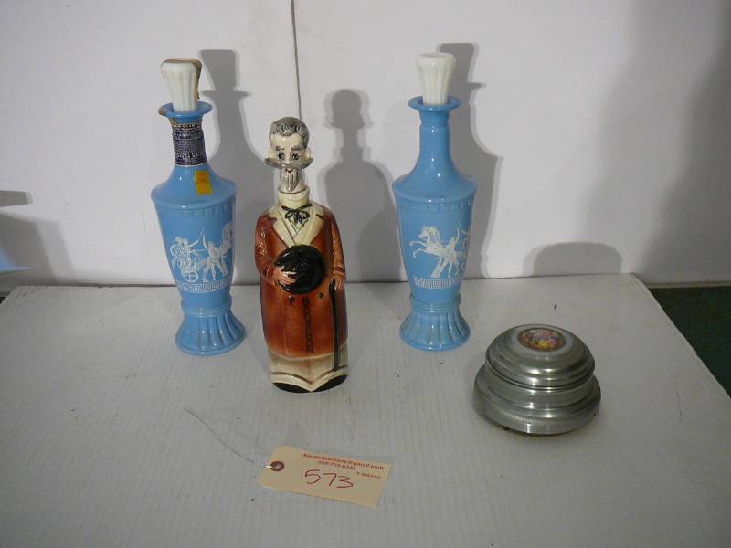 lot 573 image: Decanters