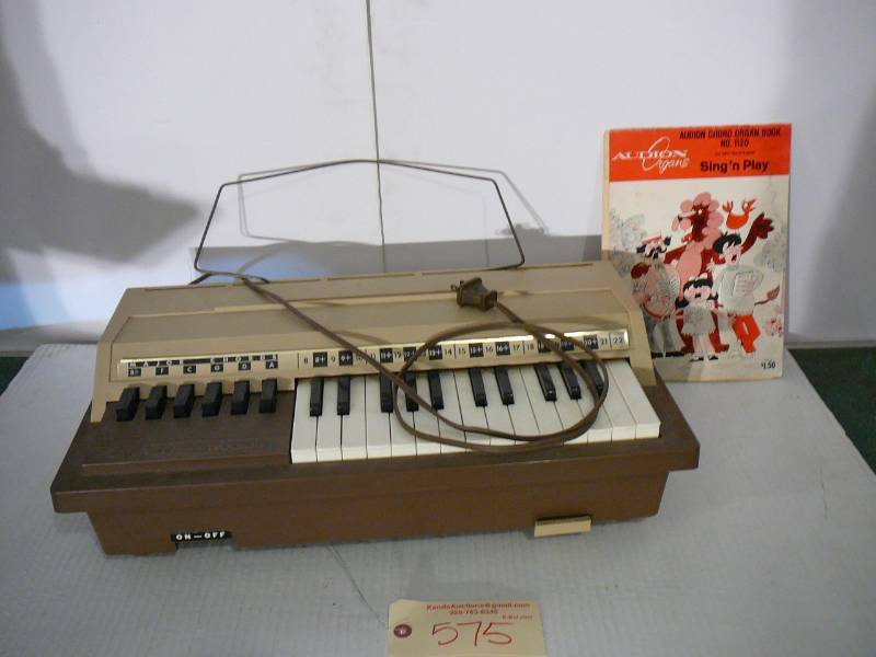 lot 575 image: Emenee Audion Music Piano