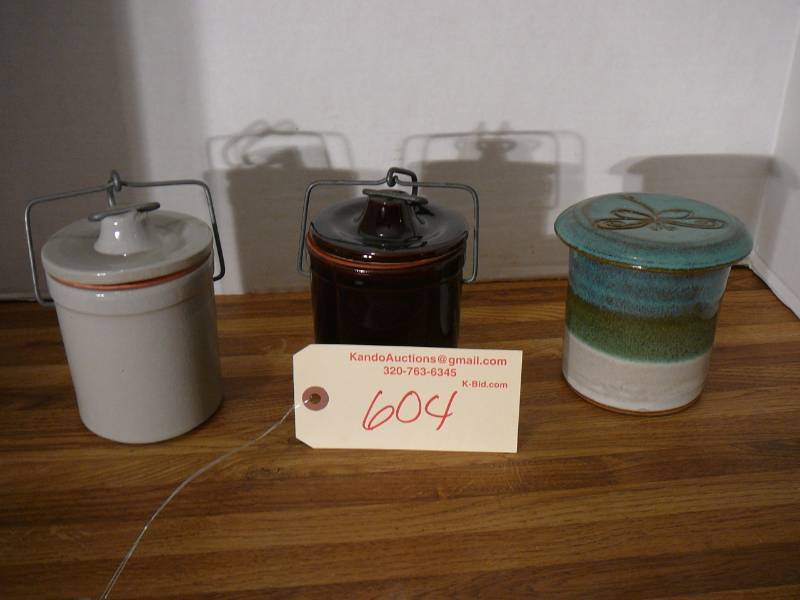 lot 604 image: Home Decore Pottery