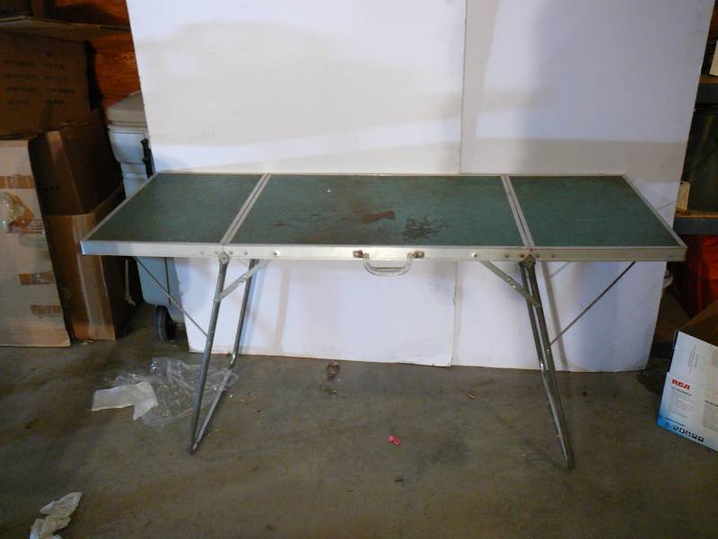lot 614 image: Vintage Folding Table