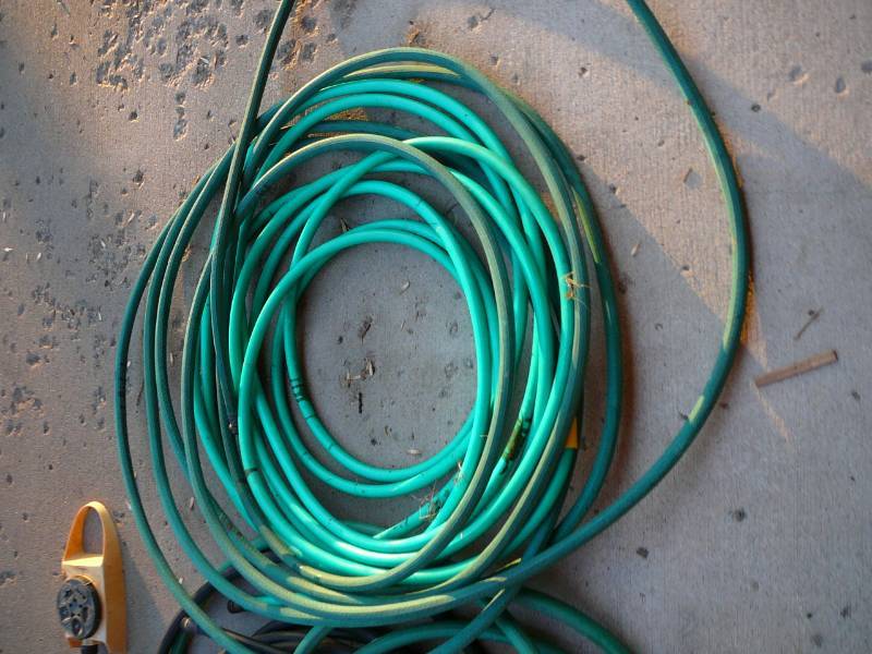 lot 616 image: Garden Hose & Sprinkler Head 75Feet