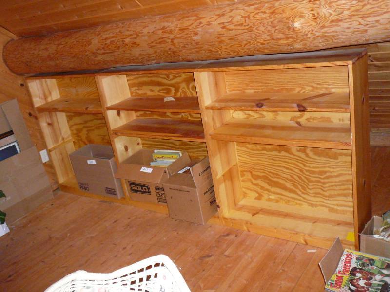 lot 267 image: 3 - Wooden Shelves