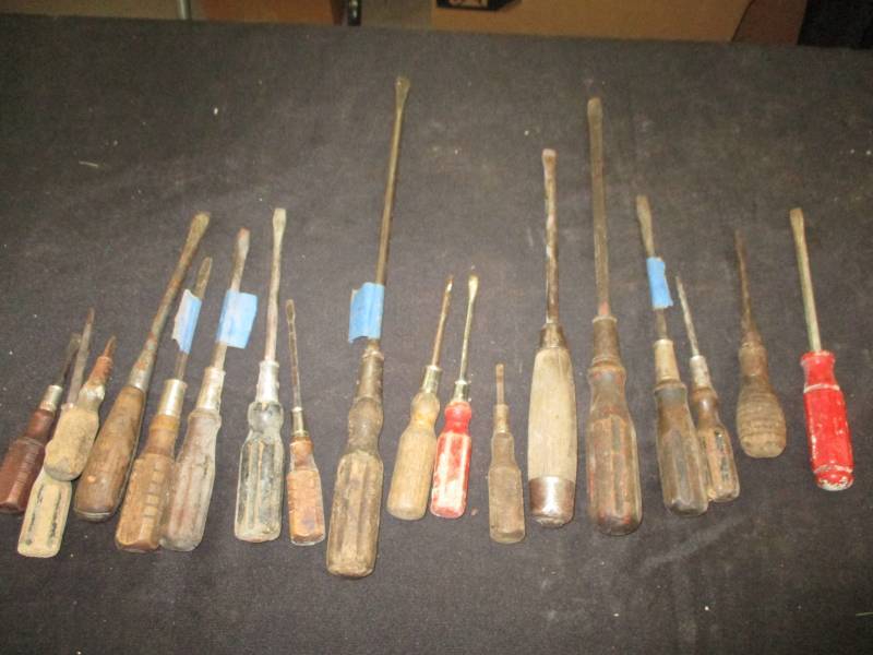 lot 111 image: Screwdrivers