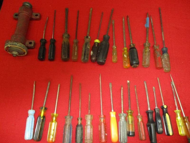 lot 113 image: Screwdrivers