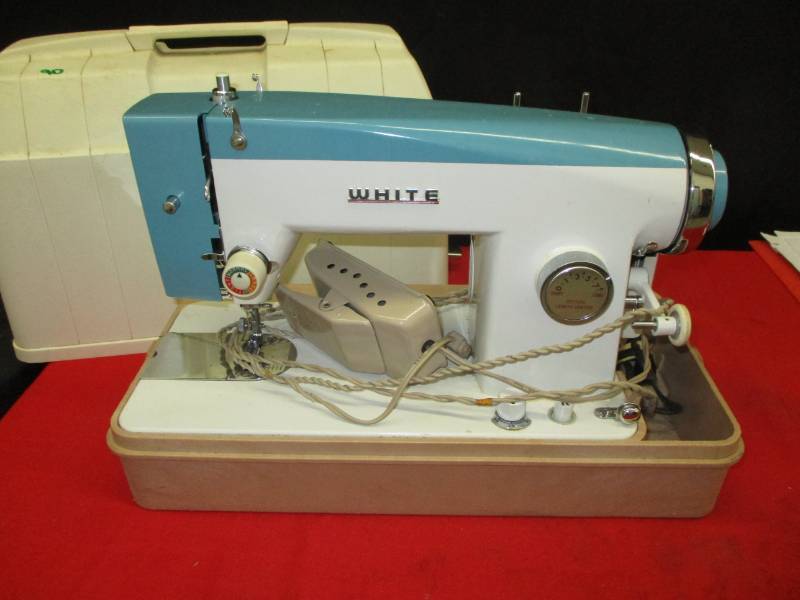 lot 122 image: White Sewing Machine