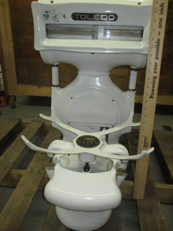 lot 124 image: TOLEDO SCALE This thing is a HUGE OLD Candy Scale There is just