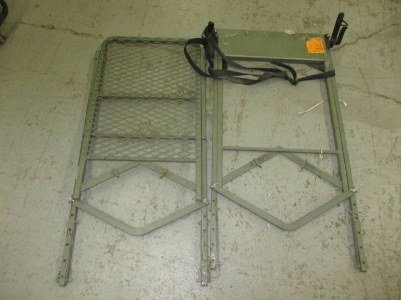lot 131 image: Portable Deer stand that you crawl up the Tree