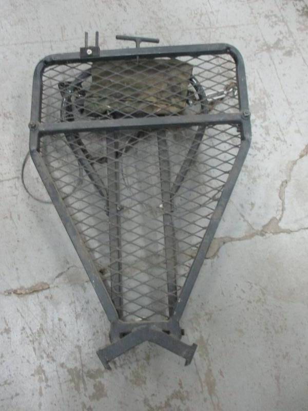 lot 132 image: Deer Stand