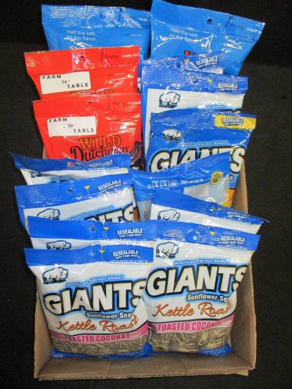 lot 200 image: 14 Sunflower Seed Bags