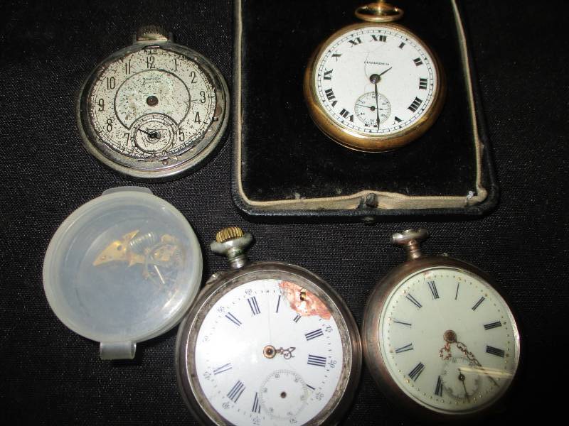 lot 166 image: Old Pocketwatches and parts, none work