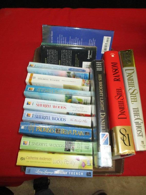 lot 175 image: Romance Books, Danielle Steele, Sheryl Woods