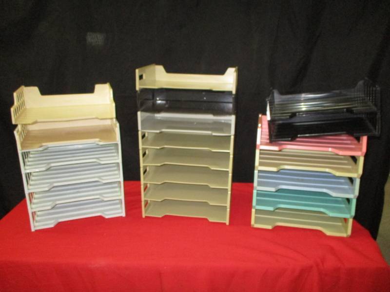 lot 5 image: Plastic File Organizers