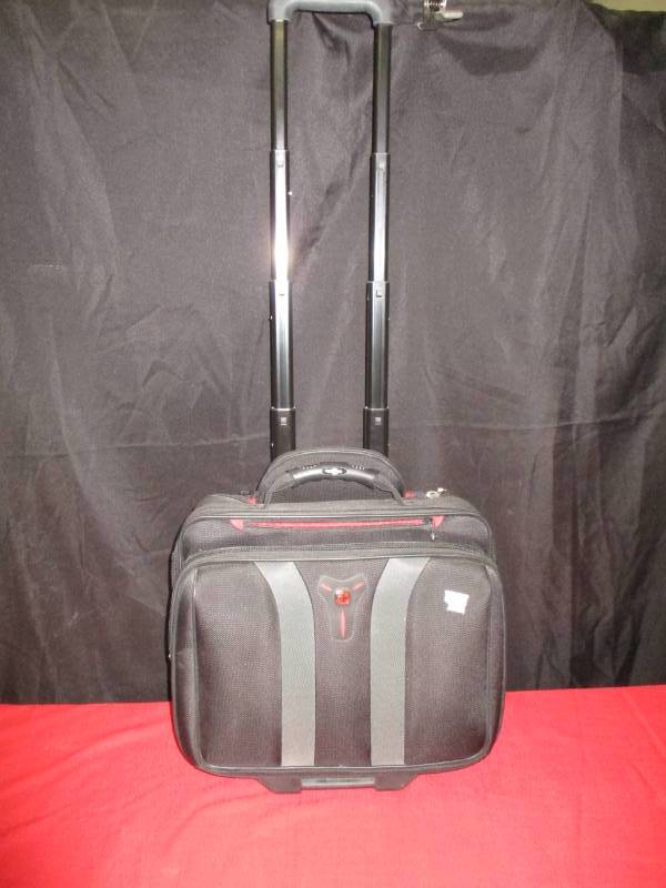 lot 9 image: Really Nice Computer bag with wheels