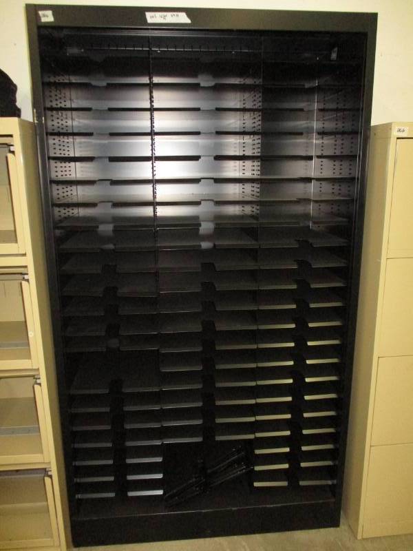 lot 15 image: Heavy Duty File Organizer