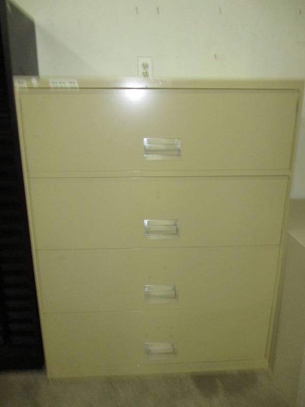 lot 16 image: Heavy Duty File Organizer