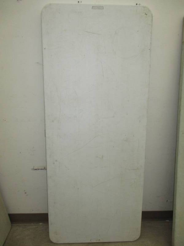 lot 30 image: 6 Foot Plastic Foldable White