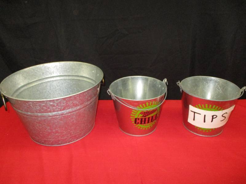 lot 58 image: Nice Buckets Miller Chill