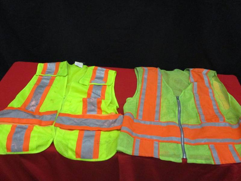 lot 64 image: 2 Reflector Vests
