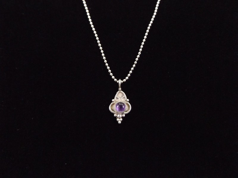 lot 13 image: .925 Sterling Silver Amethyst Cabochon Necklace Pendant