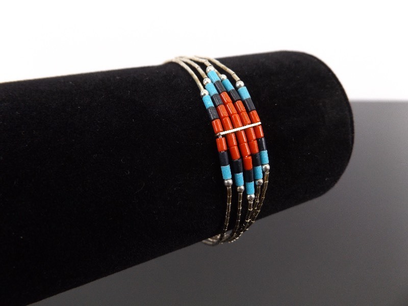 lot 22 image: .925 Sterling Silver Navajo Bracelet