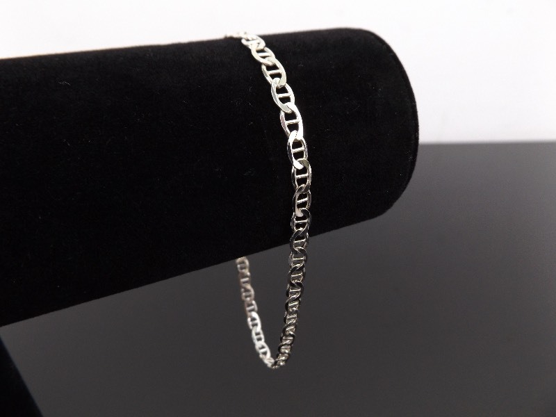 lot 30 image: .925 Sterling Silver Mariner Link Bracelet