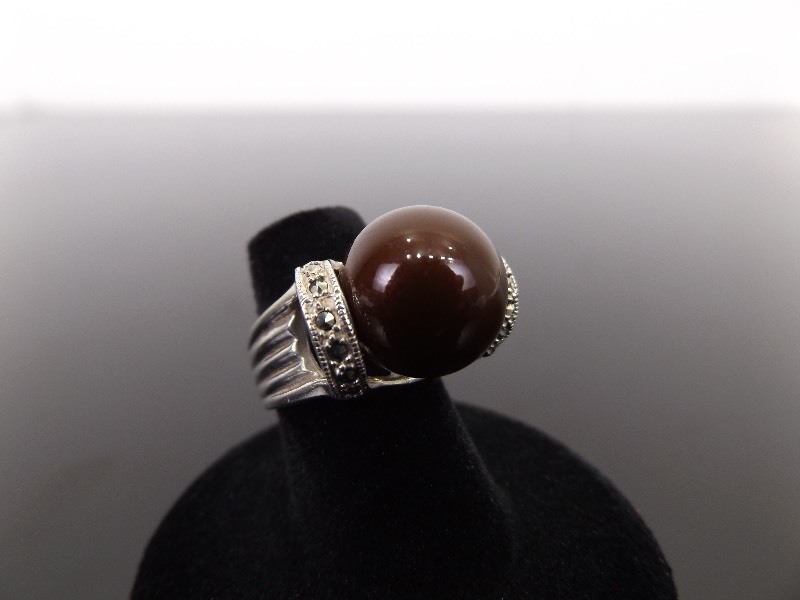 lot 43 image: .925 Sterling Silver Art Nouveau Brown Pearl Cocktail Ring Size 6