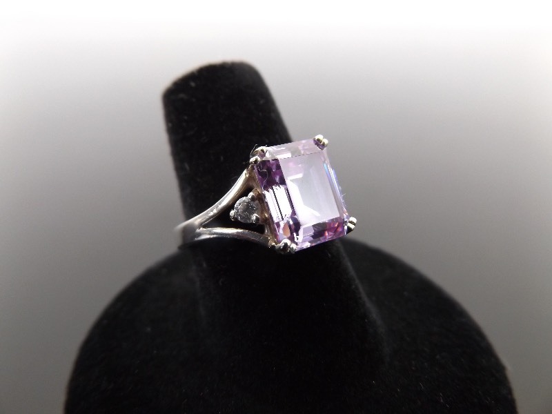 lot 60 image: .925 Sterling Silver Princess Cut Amethyst Ring Size 7