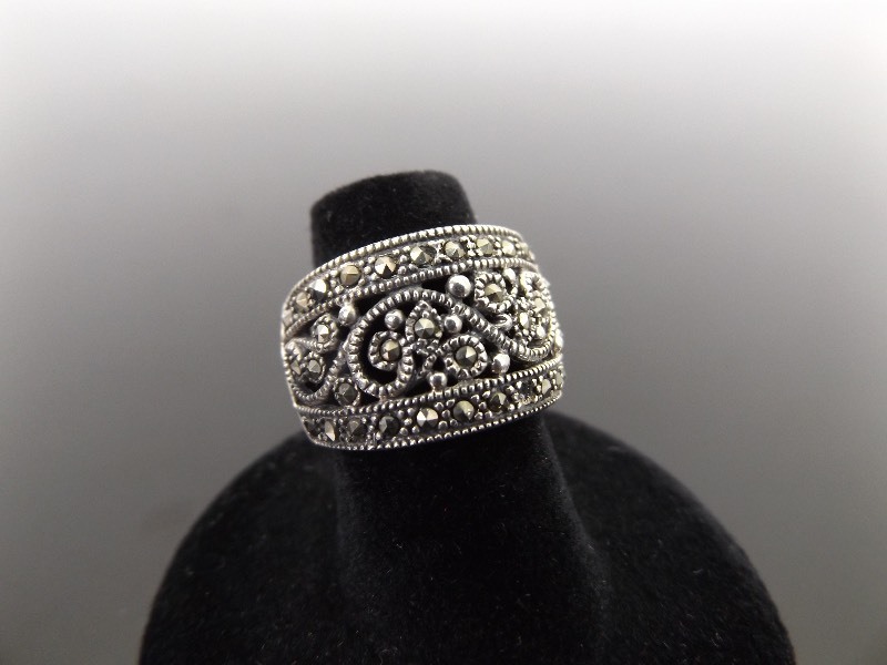 lot 74 image: .925 Sterling Silver Art Nouveau Ring Size 6