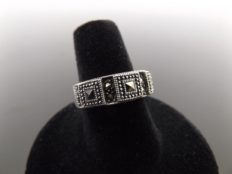 lot 75 image: .925 Sterling Silver Art Nouveau Ring Size 7