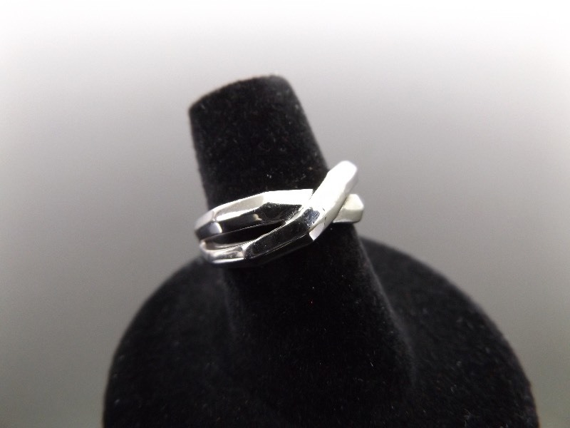 lot 85 image: .925 Sterling Silver Ring Size 6