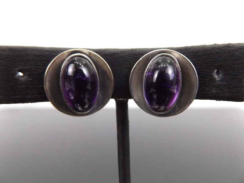 lot 87 image: .830 Sterling Silver Amethyst Cabochon Clip Earrings