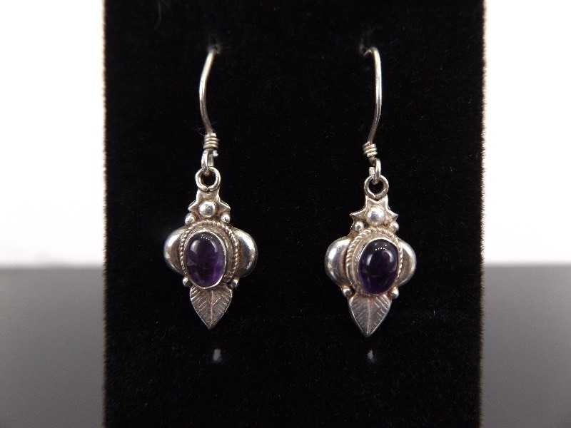 lot 88 image: .925 Sterling Silver Amethyst Cabochon Earrings