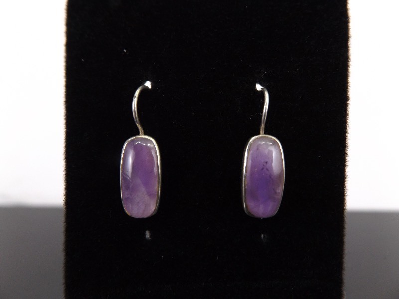 lot 90 image: .925 Sterling Silver Amethyst Cabochon Earrings