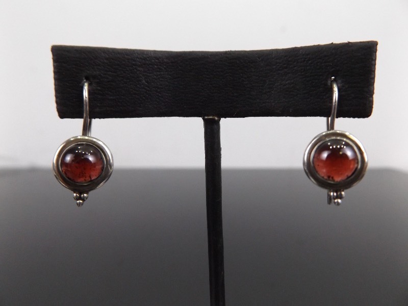 lot 95 image: .925 Sterling Silver Red Garnet Cabochon Earrings