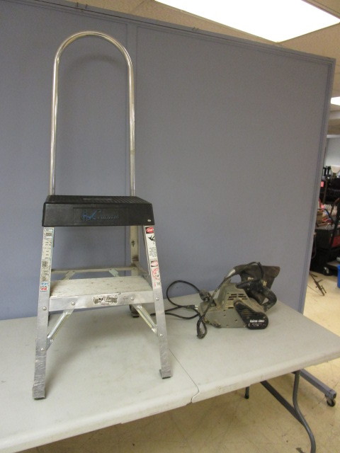 BELT SANDER AND STEPLADDER