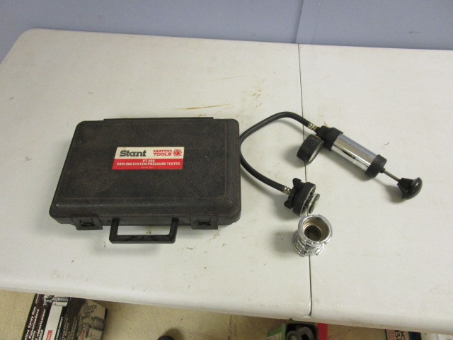 COOLING SYSTEM PRESSURE TESTER