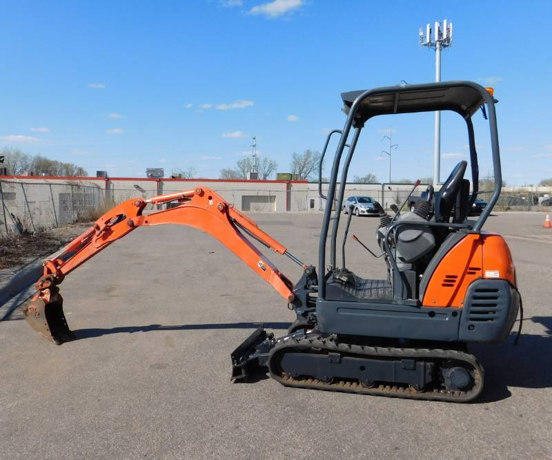 lot 2 image: 2011 Kobota KX41-3V Mini Excavator