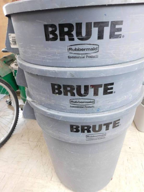 lot 38 image: 3 Brute by Rubbermaid Commercial Trash Cans