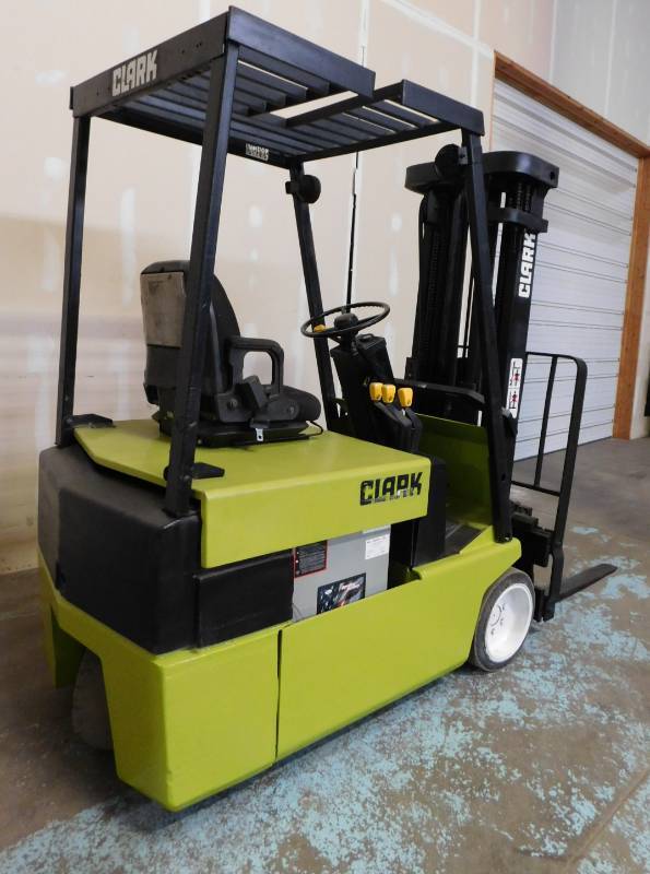 lot 4 image: Clark TM20 4000lb Electric Forklift