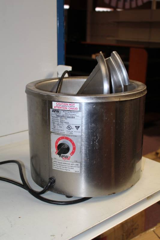 lot 26 image: American Permanent Ware Company Insulated Warmer