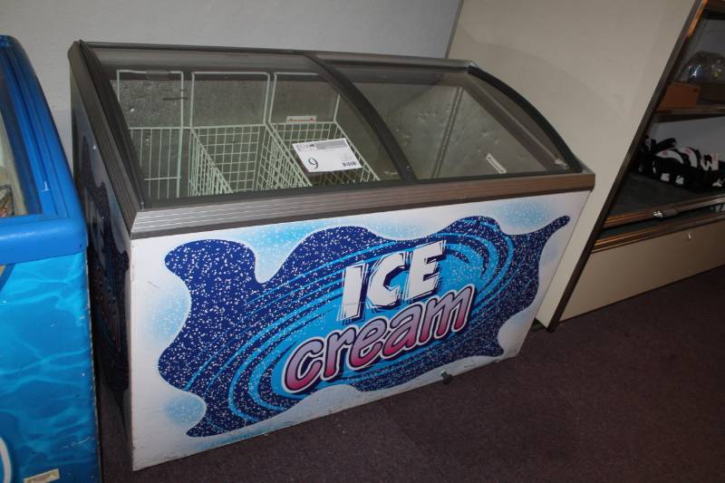 lot 9 image: Caravell NSF Commercial Ice Cream Freezer