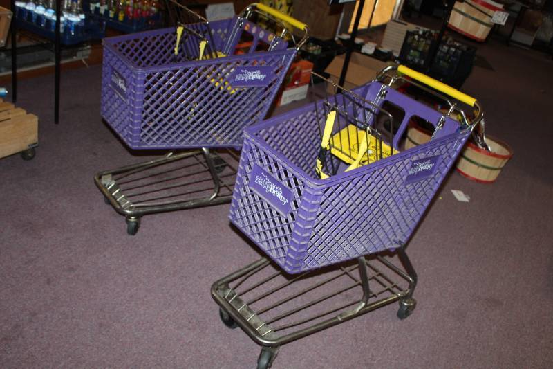 lot 41 image: Lot of (2) Shopping Carts