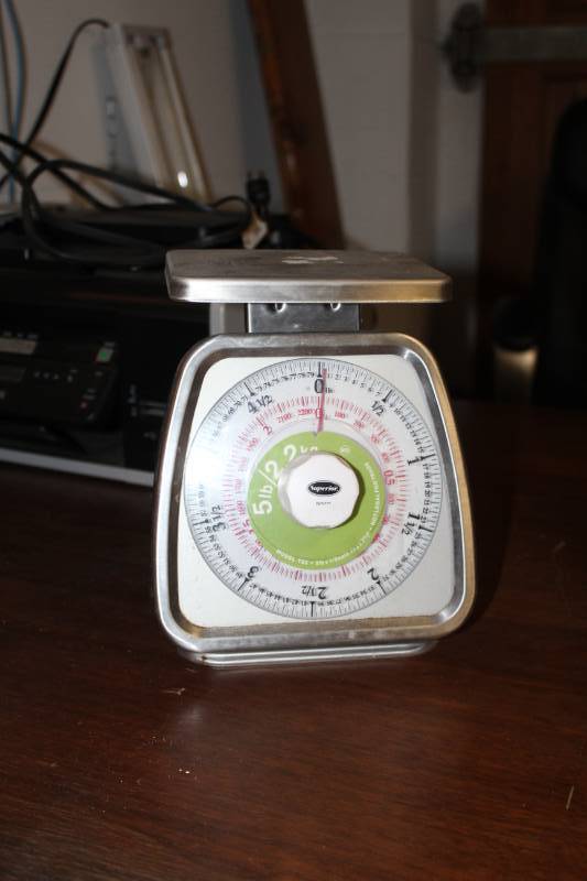 lot 19 image: Superior Analog Food Scale