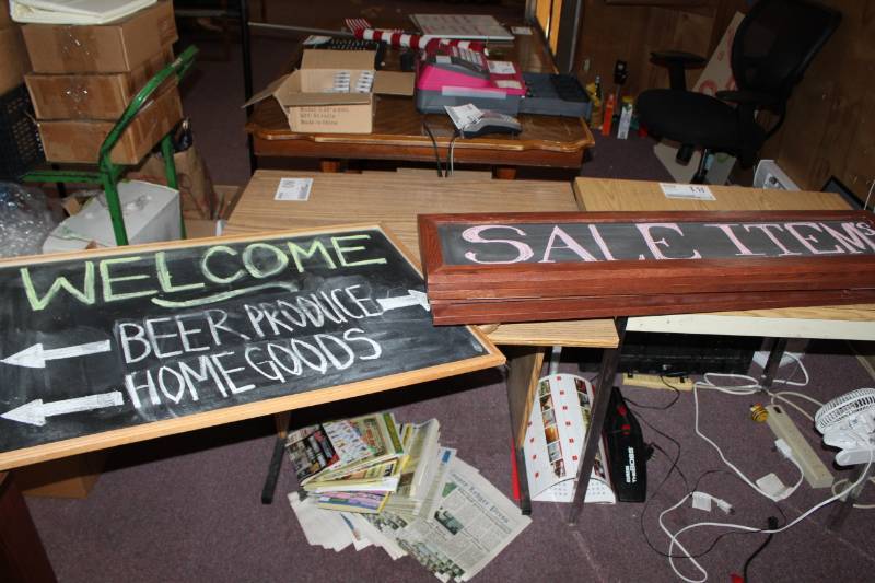 lot 90 image: Lot of (5) Wood Frame Chalkboards
