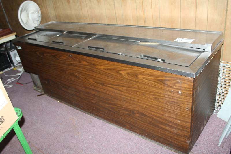 lot 13 image: Superior NSF Beer Cooler