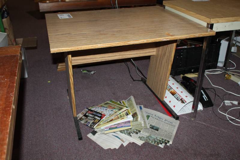 lot 80 image: Wood Table