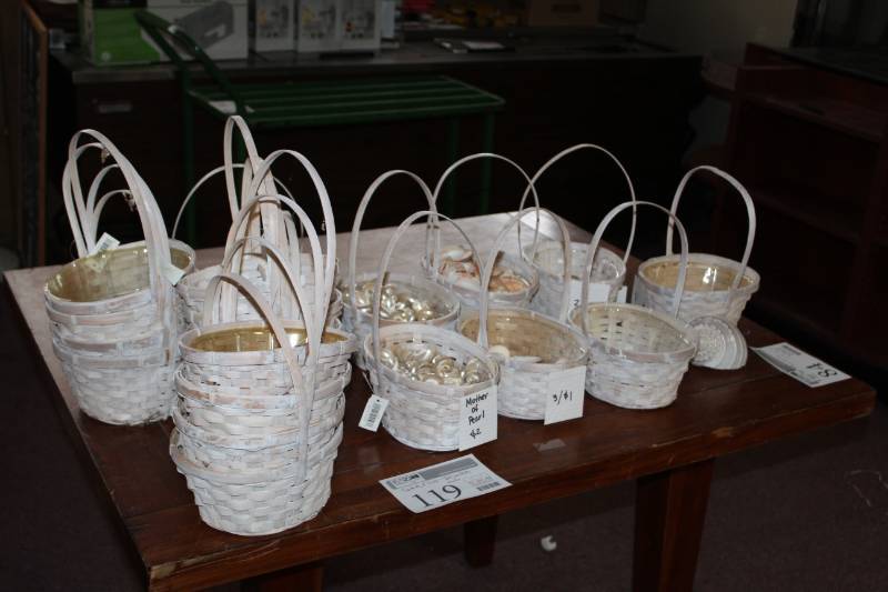lot 119 image: Lot of (20 Baskets) Seashells