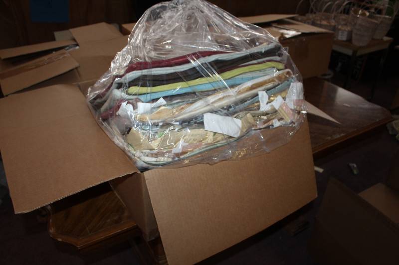 lot 156 image: Lot of (170) Pillow Cases